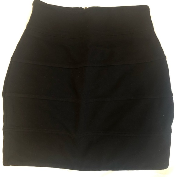 Aritzia High waisted black skirt - Picture 1 of 3
